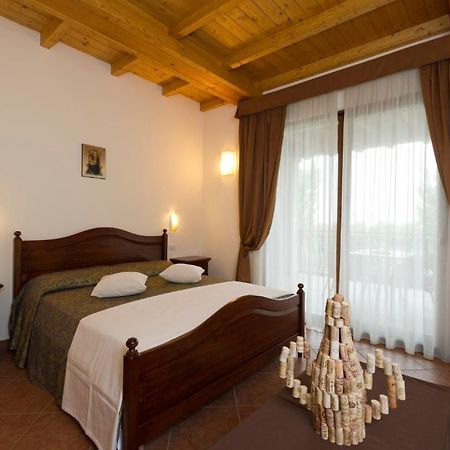 Locanda Ristorante Al Cardellino Бардолино Екстериор снимка