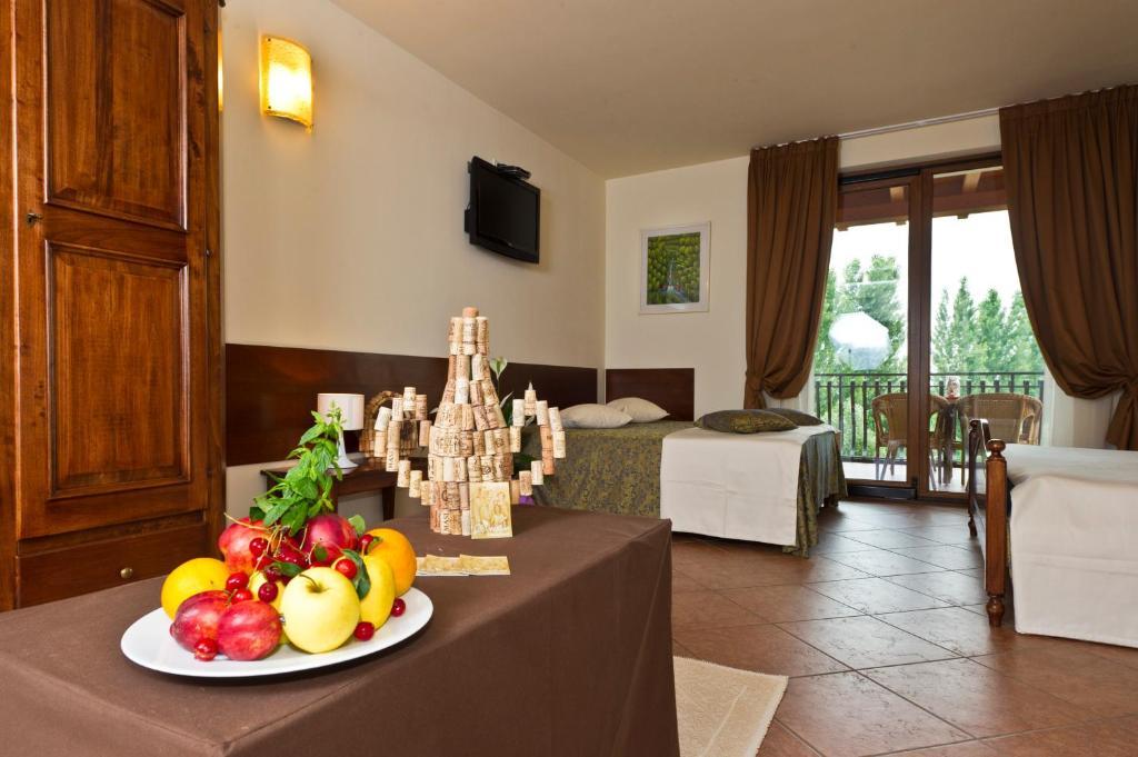 Locanda Ristorante Al Cardellino Бардолино Стая снимка