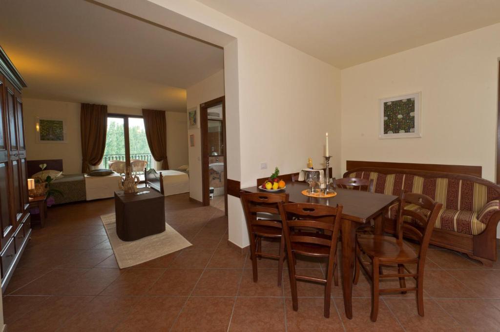 Locanda Ristorante Al Cardellino Бардолино Екстериор снимка